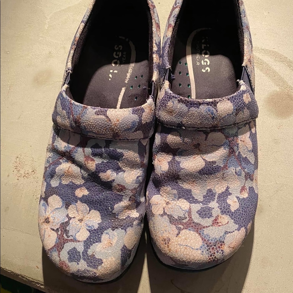 Klogs nursing shoes